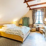 Hotel Folwark Karczemka *